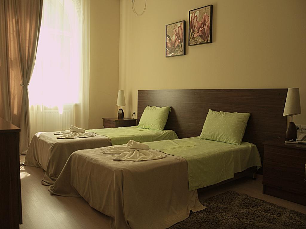 Hotel Tbilisi Garden חדר תמונה